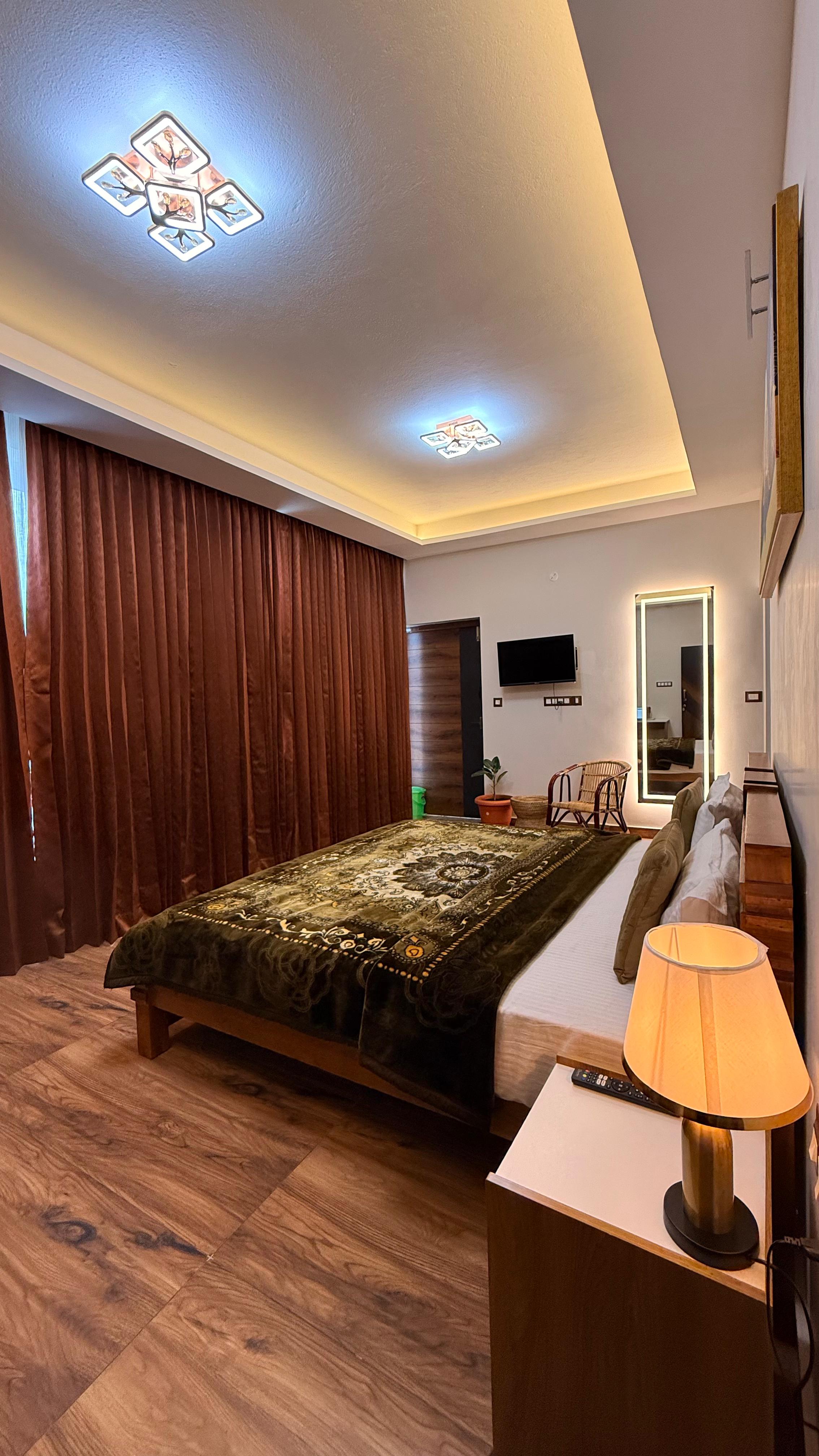 Deluxe Room with Bathtub